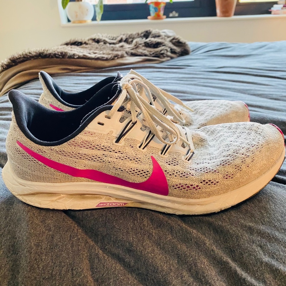 Men’s Nike Pegasus size 11 slight wear